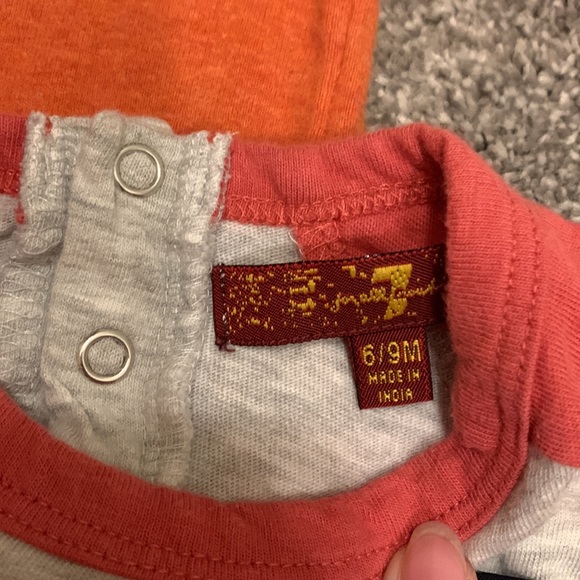 Long sleeve onesie bundle - Picture 3 of 7